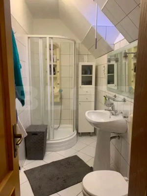 De inchiriat - Casă elegantă cu 3 dormitoare, curte & garaj, zona Tudor - imagine 6