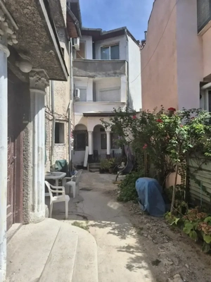 Piata Unirii  Mitropolie vand apartament 2 camere in vila