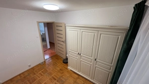 Apartament cu 3 camere decomandat, zona Lipovei, parter - imagine 2