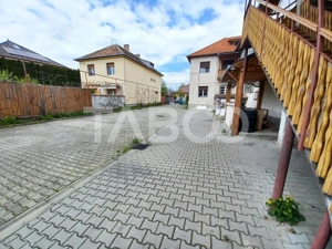 1200 mp teren cu casa individuala de  renovat in zona buna din Sibiu