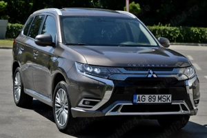Outlander PHEV electric 45km ,An 2019, Instyle, volan încălzit, Android, side assist, trapă