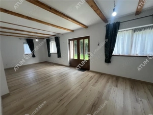 Cabana cu 7 camere 7 bai si teren 1000 mp in Avrig zona Mlaci - imagine 8