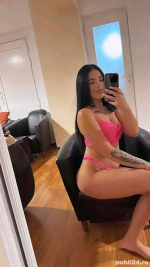 buna sunt Andreea la tine sau la hotel fac si party     