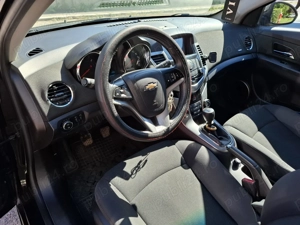 Vând Chevrolet Cruze  - imagine 2