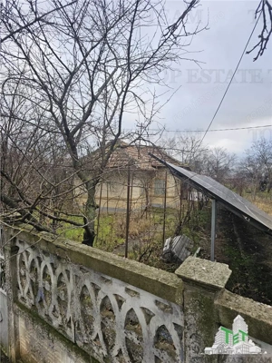 Teren intravilan cu deschidere mare, aflat in Petrachioaia IF, ideal pt. afaceri in HORECA sau pt. d