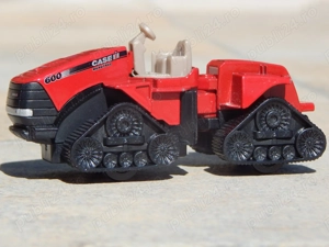 Macheta tractor Case 600 IH Quadtrack MM 80 fara cabina 1:87 Siku HO