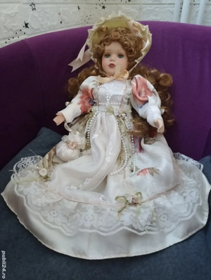 vând păpușă antică 