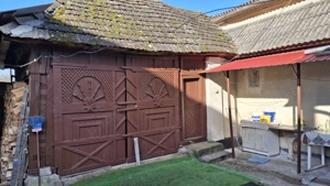 Casa la tara,2 camere,baie bucatarie,anexe. - imagine 5
