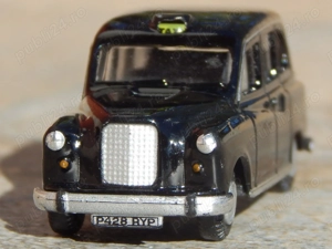 Macheta masina taxi londonez Austin FX4 Oxford Diecast 1:76 uzata