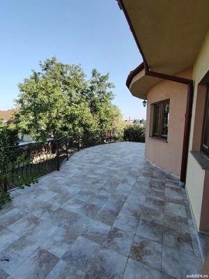 Vilă spațioasă cu teren generos, garaj, zonă ideală, direct proprietar - imagine 6