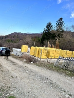 Teren la munte de vânzare