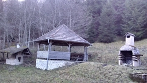 Vanzare Cabana in pitorescul peisaj din Plaiul Foii, Zarnesti Brasov  - imagine 4