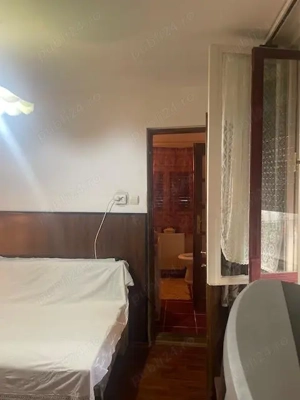 Vand casa cocheta , zona linistita , str.Xenopol - imagine 16 Vand casa cocheta , zona linistita , str.Xenopol - imagine 16