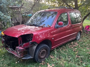 Dezmembrez Citroen Berlingo - imagine 3