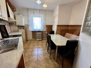 Apartament spațios cu 2 camere, decomandat, 51 mp, Cetate