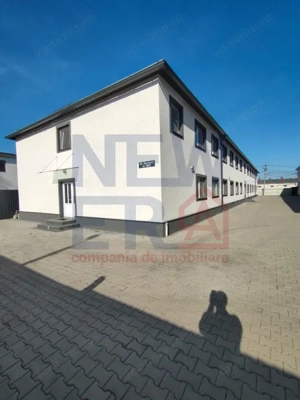 Clădire multifuncțională de vânzare – 24 locuinte, curte, randament ridicat - imagine 2