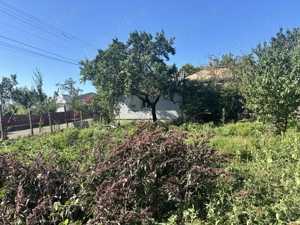 Vând casă cu grădină la strada principală. - imagine 5