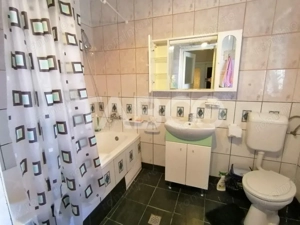 Casa in zona Centrala din Sibiu cu 6 camere garaj pivnita teren 585 mp - imagine 13