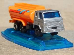 Macheta Nissan Diesel CW V8 Pilen Spania autocamion cisterna la cutie