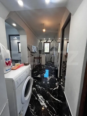 Apartament cu 3 camere, decomandat, etaj 2, zona 9 Mai - imagine 3