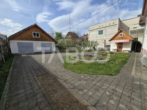 Casa individuala de vanzare teren 972 mp 2 garaje zona Sub Arini Sibiu