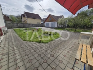 Casa individuala de vanzare teren 972 mp 2 garaje zona Sub Arini Sibiu