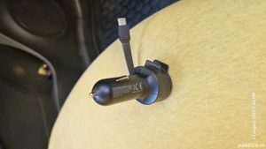 Vand incarcator auto cu 2 porturi