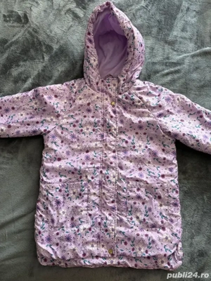 Jachetă de iarnă pentru o fată. 128-134cm. 