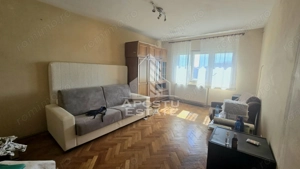 Apartament cu 2 camere, decomandat, centrala proprie, zona Lipovei