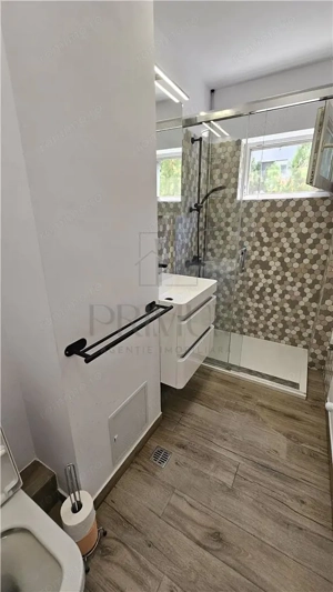 SPITALUL JUDETEAN - ETAJ 2 - BLOC IZOLAT - 3 CAMERE - imagine 8