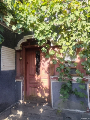  Vând casă bătrânească plus anexe  - imagine 4