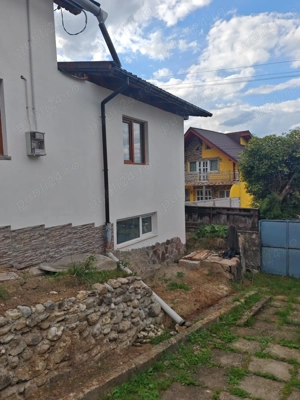 Casa de vanzare cu patru camere in Sacele - imagine 3