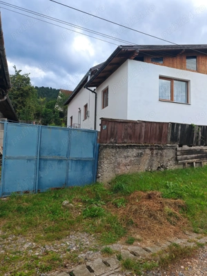 Casa de vanzare cu patru camere in Sacele - imagine 4