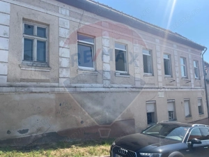Casă cu 3 camere de vânzare în zona centrala comison 0%