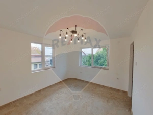 Casă / Vilă cu 3 camere de vânzare în zona Central - imagine 10