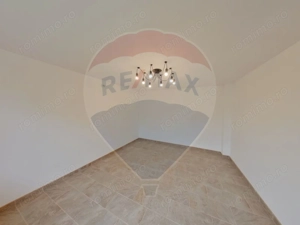 Casă / Vilă cu 3 camere de vânzare în zona Central - imagine 11