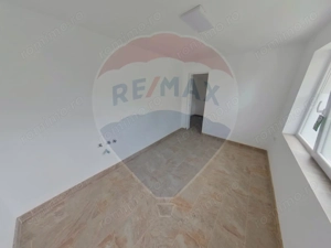 Casă / Vilă cu 3 camere de vânzare în zona Central - imagine 4