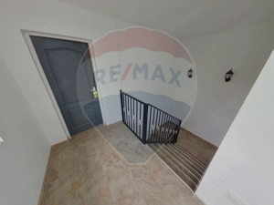 Casă / Vilă cu 3 camere de vânzare în zona Central - imagine 8