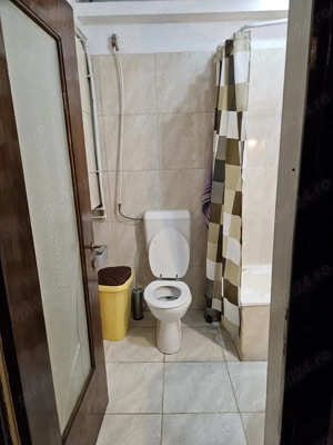 inchiriez garsoniera Piata Romana