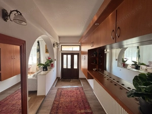 Casa cu 5 camere, in zona cenrala, spre vanzare, deosebita - imagine 3