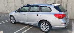 Vand sau schimb Opel Astra J