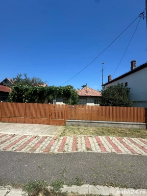 Casă bătrănească spațioasă + teren de vânzare, total 480mp