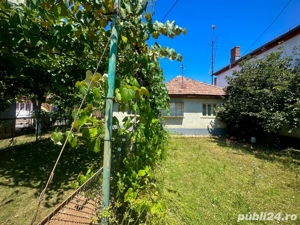 Casă bătrănească spațioasă + teren de vânzare, total 480mp  - imagine 7