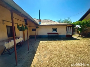 Casă bătrănească spațioasă + teren de vânzare, total 480mp  - imagine 3