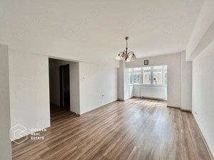 Apartament 3 camere, decomandat, zona Micalaca