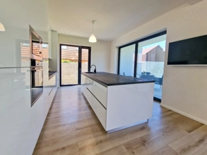 Vila in Oras.Elisabetin.220 utili.Garaj Dublu - imagine 5