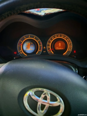 Vand Toyota Auris 1,6 benzină  - imagine 4