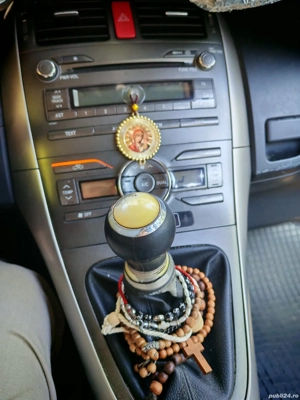 Vand Toyota Auris 1,6 benzină  - imagine 6