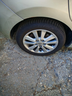 Vand Toyota Auris 1,6 benzină  - imagine 9