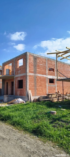 Se vinde casă în Câmpenești P+E cu vedere la lac